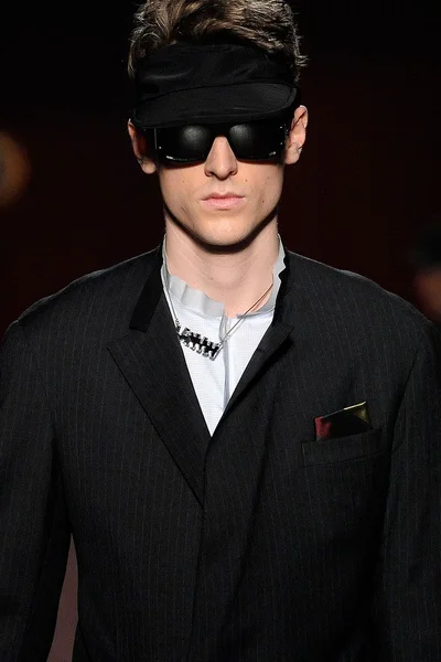 Look 4